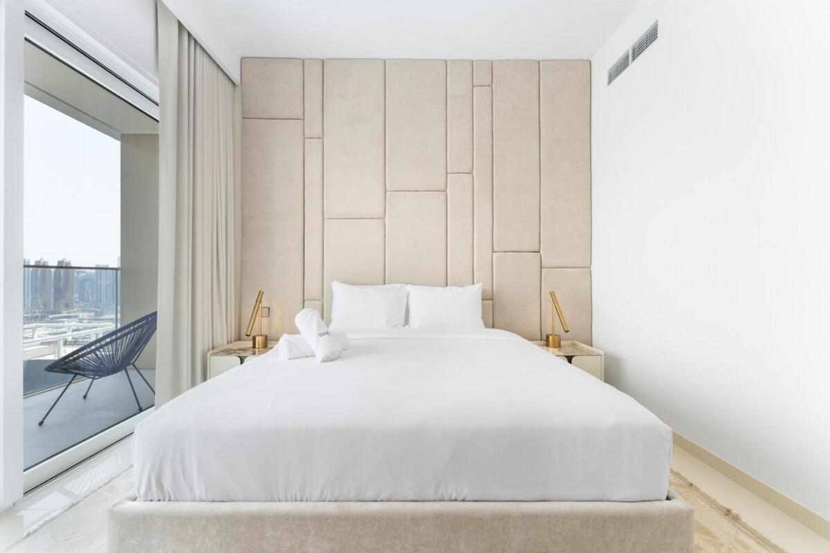 Upscale 2-br With Sea View - Grand Bleu By Elie Saab Dubai