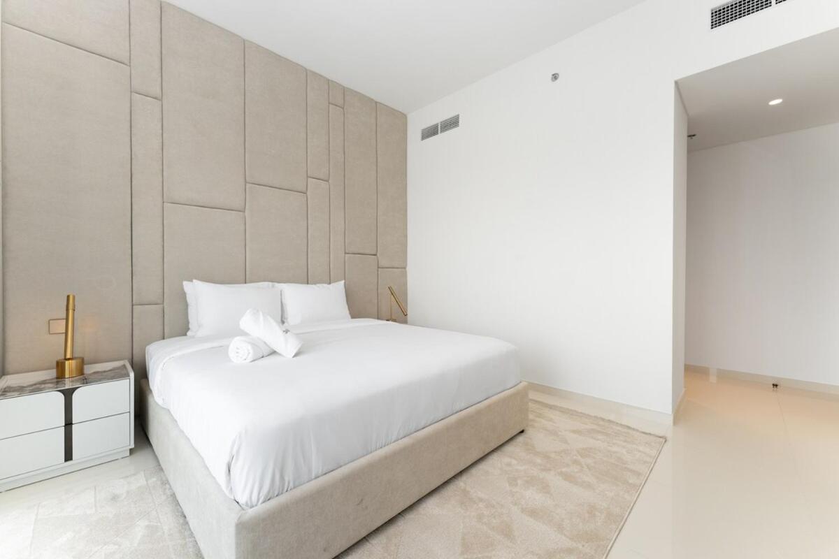 Upscale 2-br With Sea View - Grand Bleu By Elie Saab * Dubai