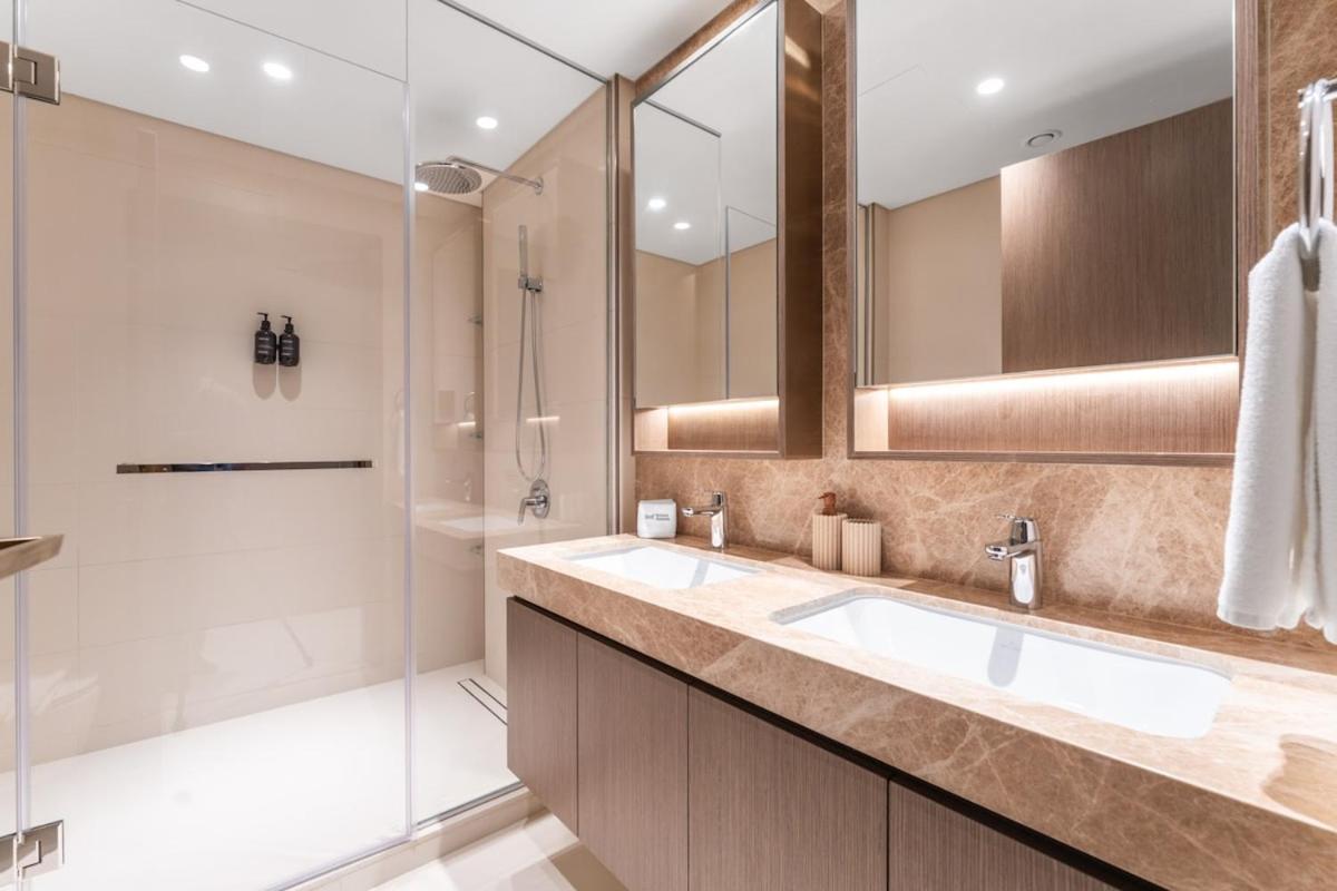 Upscale 2-br With Sea View - Grand Bleu By Elie Saab Apartment *